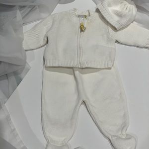 Barneys baby white 100% cotton knitted Suit